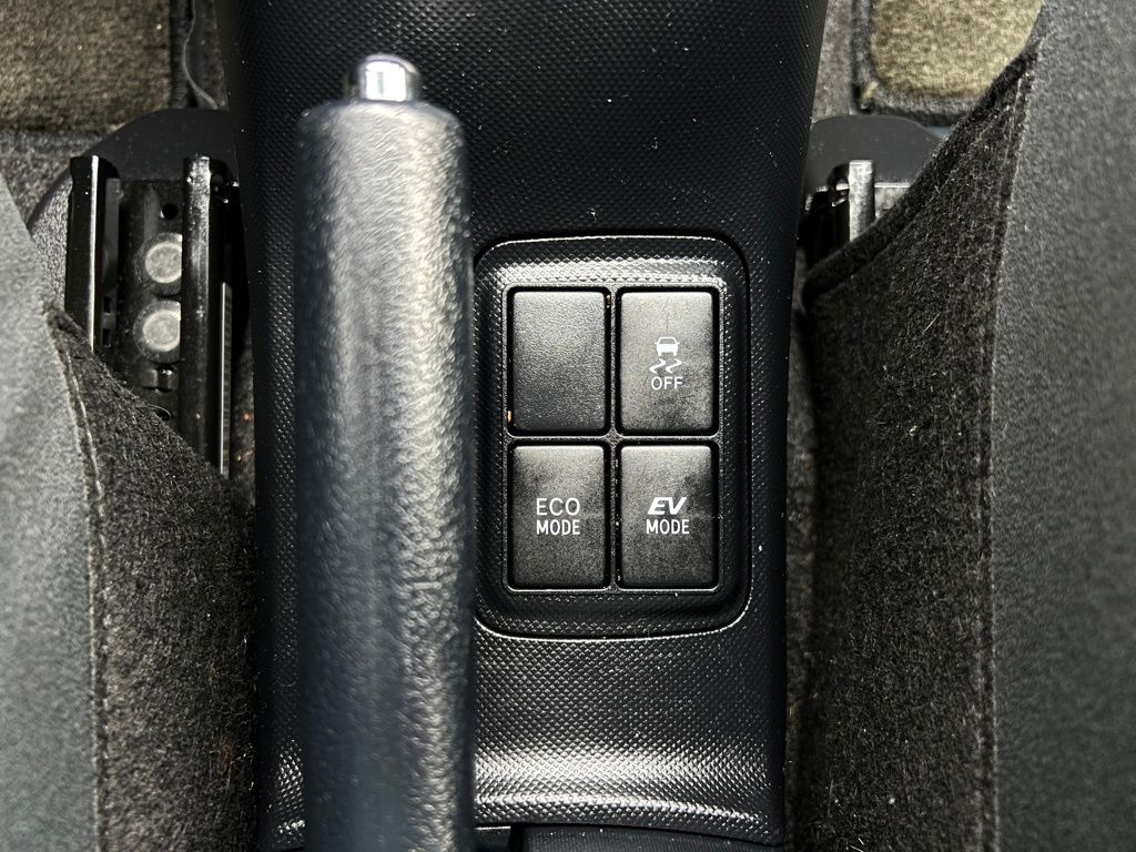 Vehicle image 43 of 46