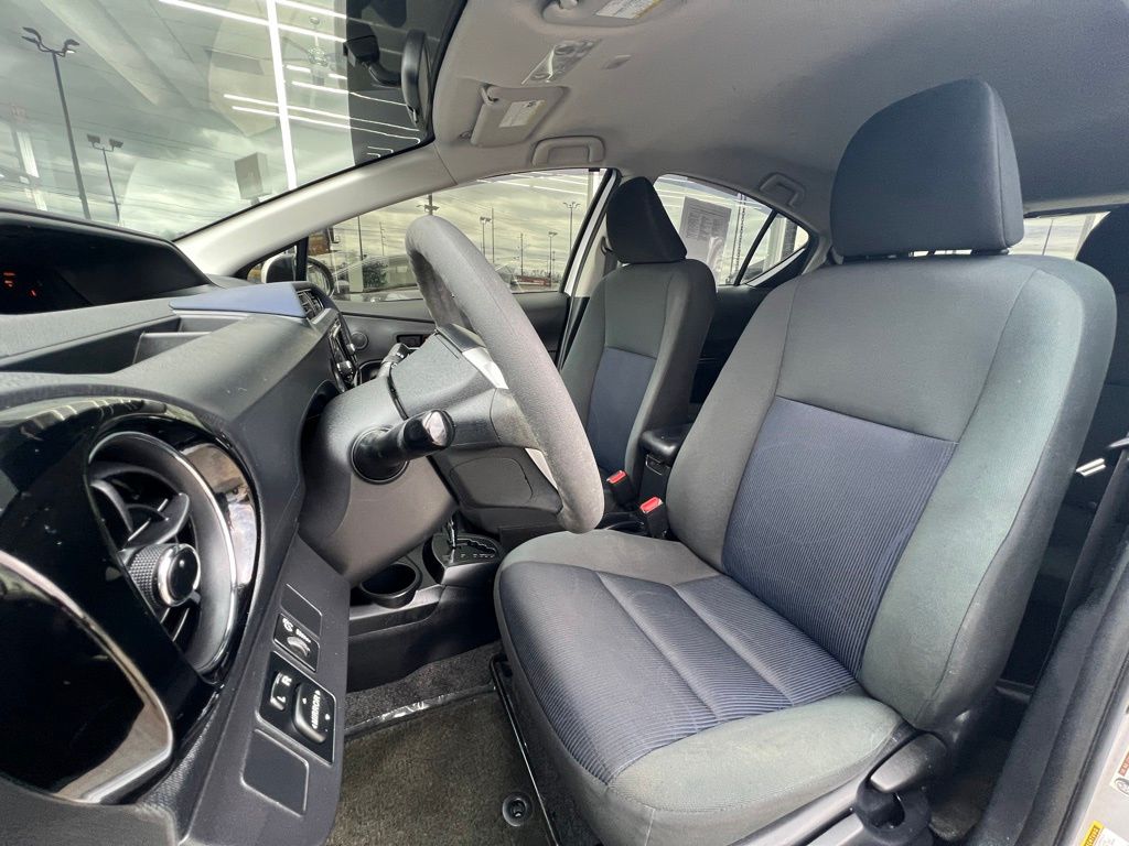 Vehicle image 16 of 46