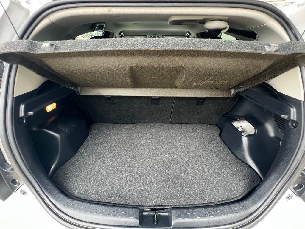 Vehicle image 20 of 46