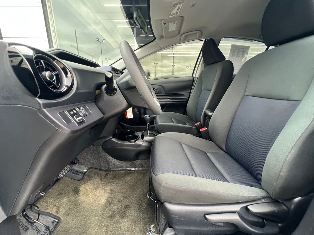 Vehicle image 15 of 46