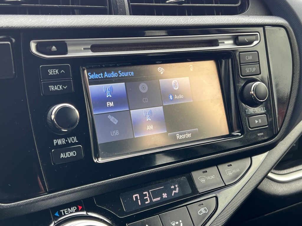 Vehicle image 40 of 46