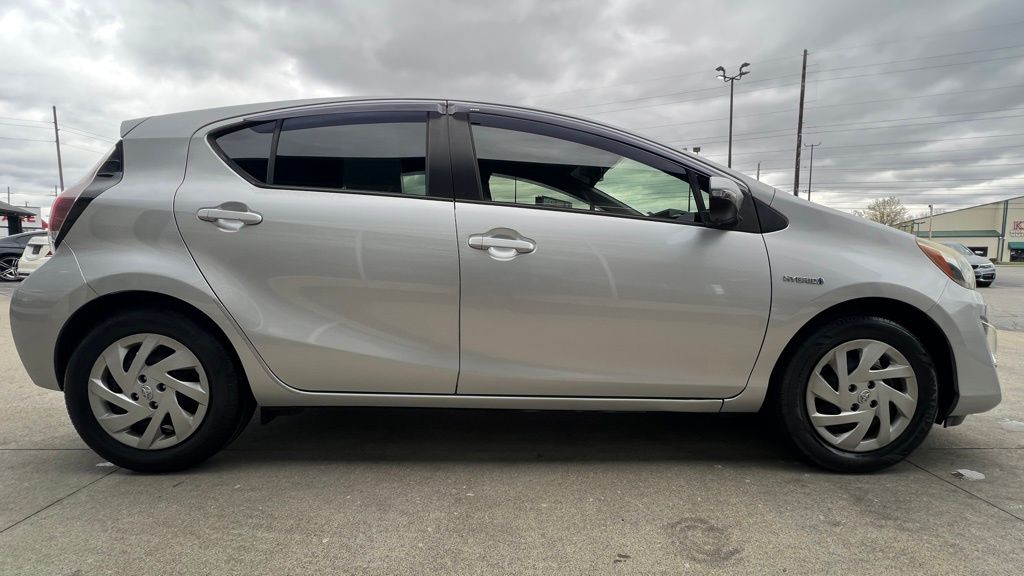 Vehicle image 6 of 46