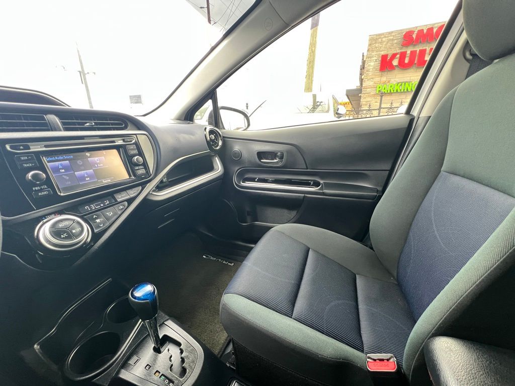 Vehicle image 44 of 46