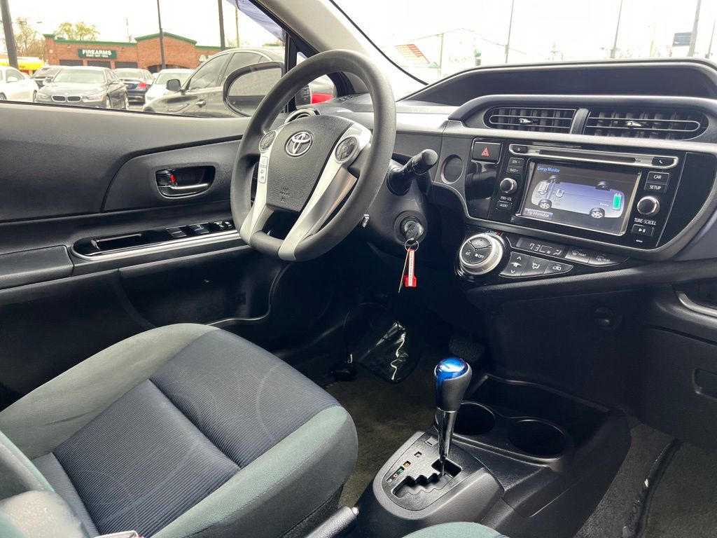Vehicle image 28 of 46