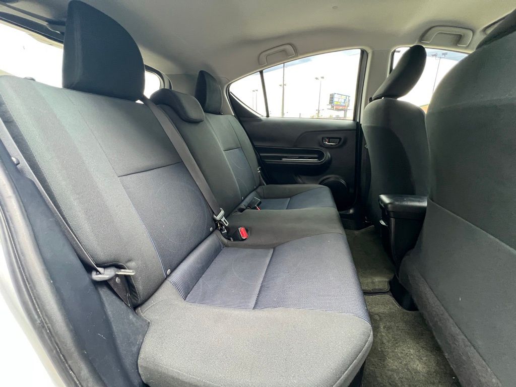 Vehicle image 22 of 46