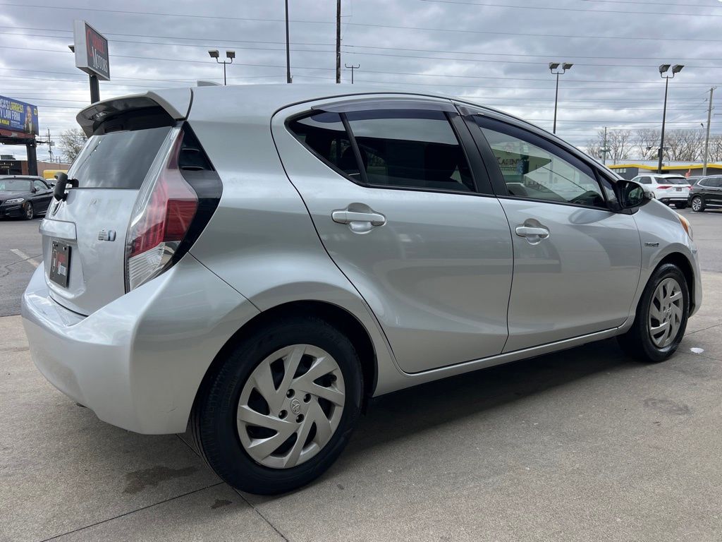 Vehicle image 8 of 46