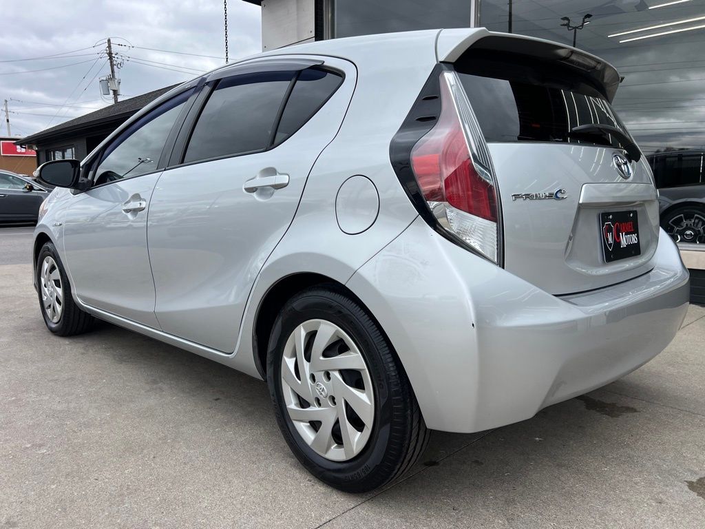 Vehicle image 11 of 46