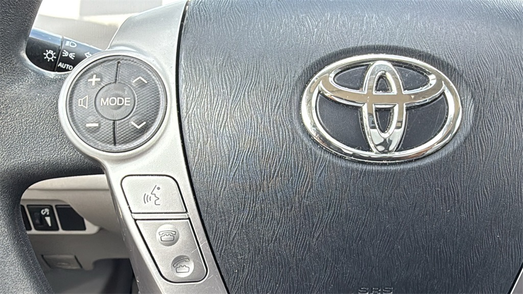 Vehicle image 27 of 35