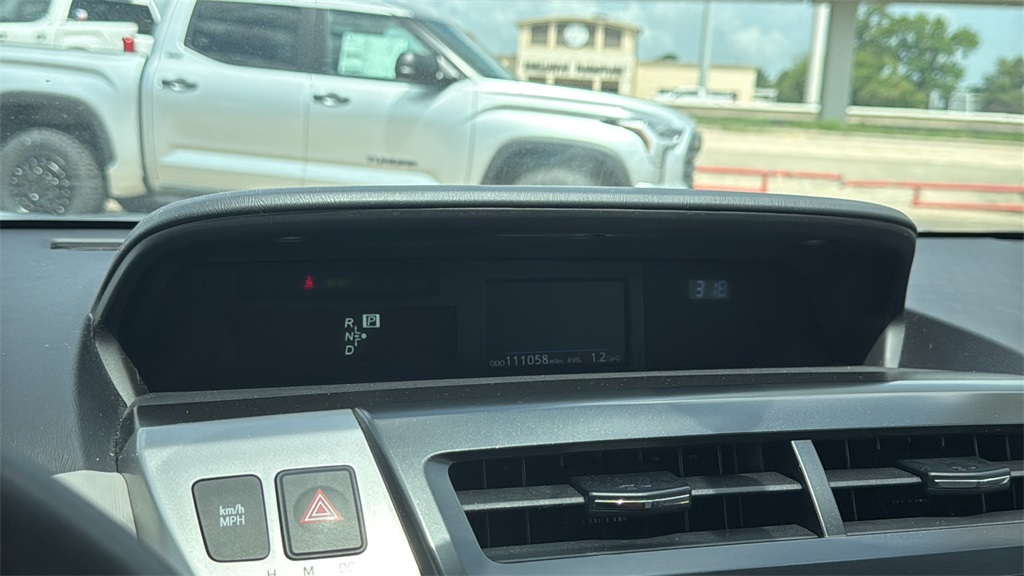 Vehicle image 28 of 35