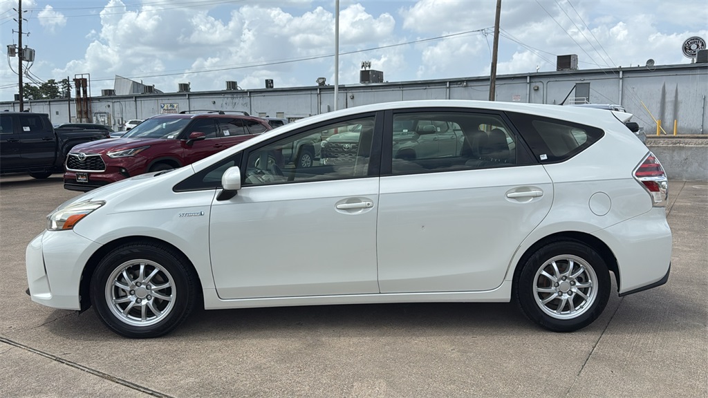 Vehicle image 8 of 35