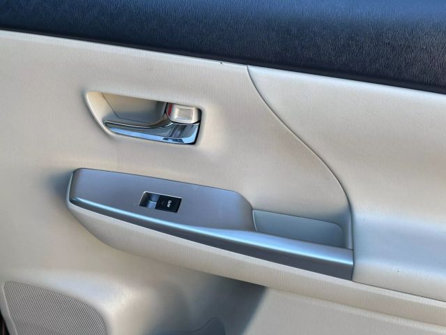 Vehicle image 22 of 46