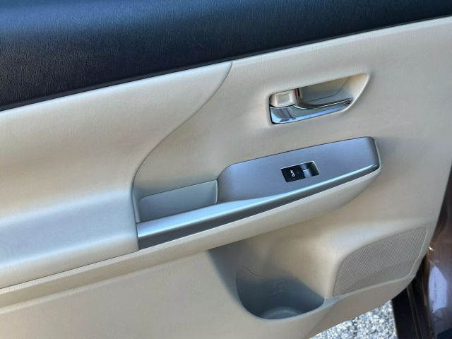 Vehicle image 15 of 46