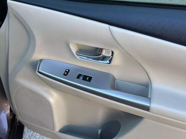 Vehicle image 19 of 46
