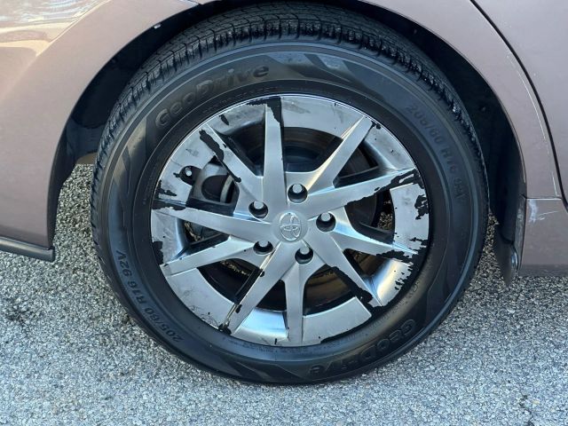 Vehicle image 40 of 46