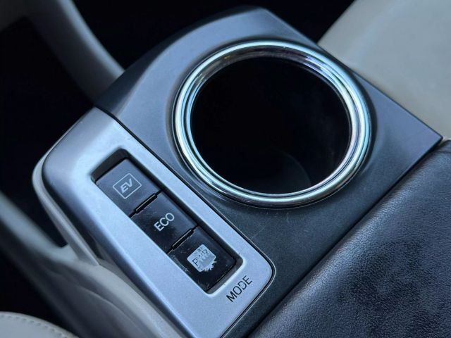 Vehicle image 35 of 46