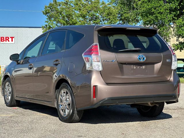 Vehicle image 8 of 46