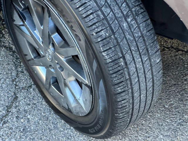 Vehicle image 43 of 46
