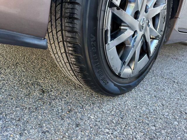 Vehicle image 41 of 46