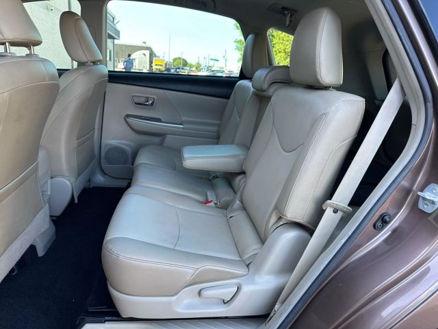 Vehicle image 17 of 46