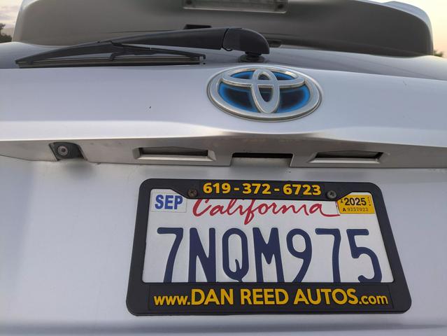 Vehicle image 33 of 36