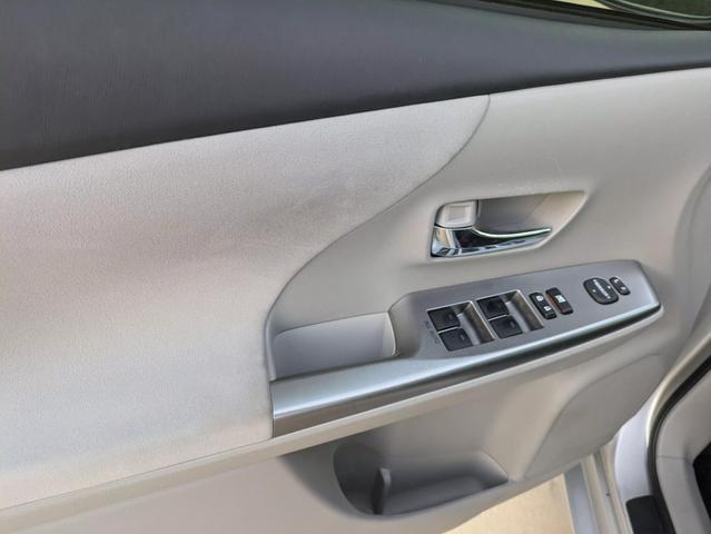 Vehicle image 24 of 36