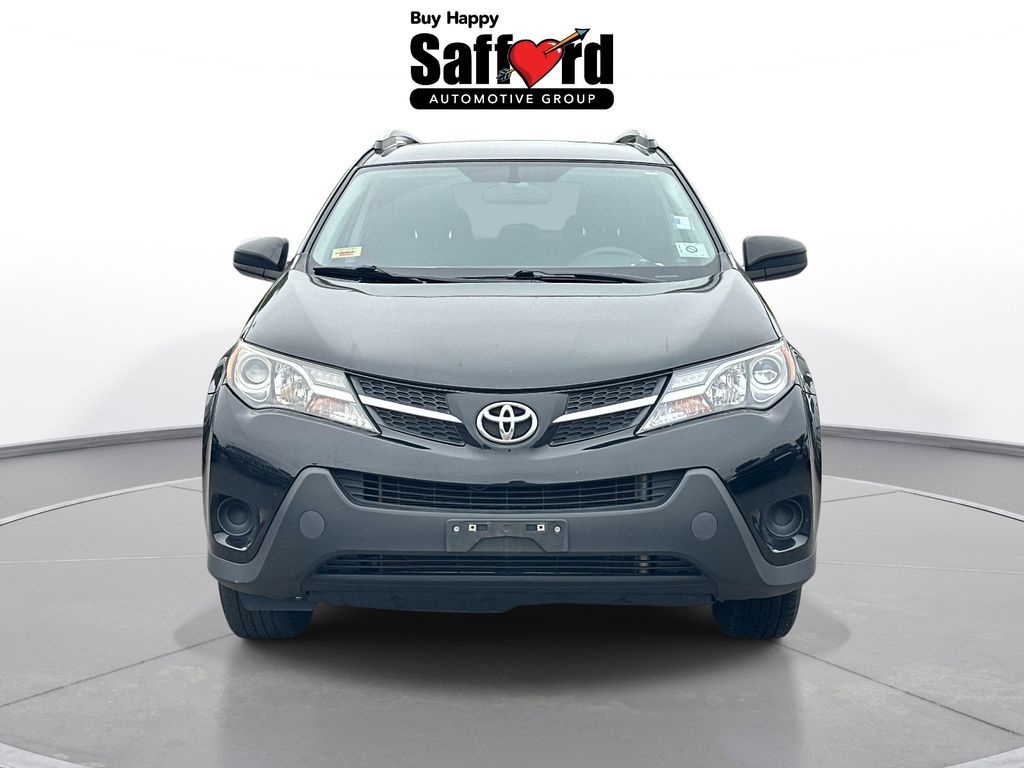 2015 Toyota RAV4 LE Image 3 of 30