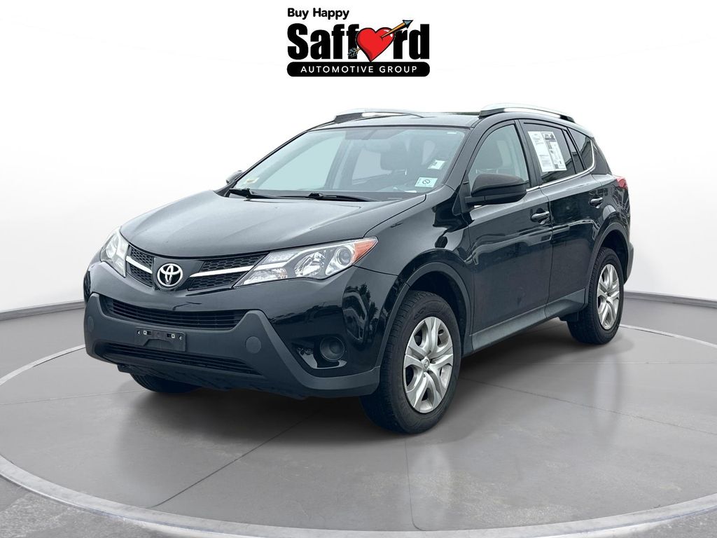 2015 Toyota RAV4 LE Image 2 of 30
