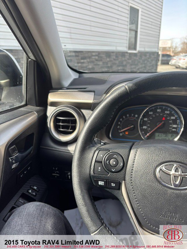 Vehicle image 14 of 17