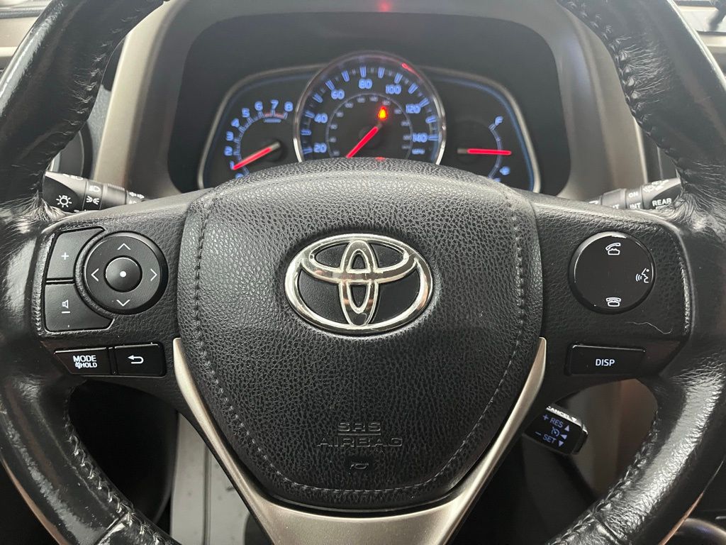 2015 Toyota RAV4 Limited Image 22 of 36
