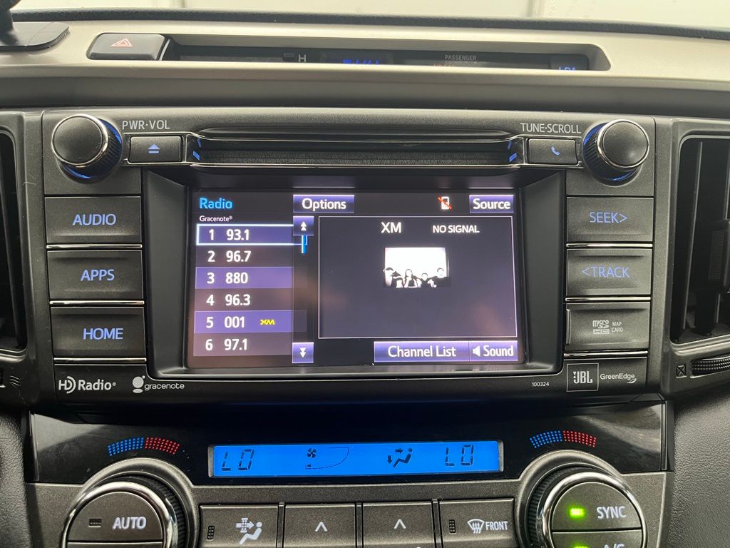 2015 Toyota RAV4 Limited Image 27 of 36