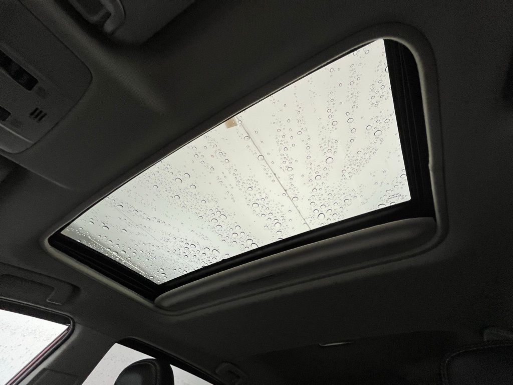 2015 Toyota RAV4 Limited Image 35 of 36