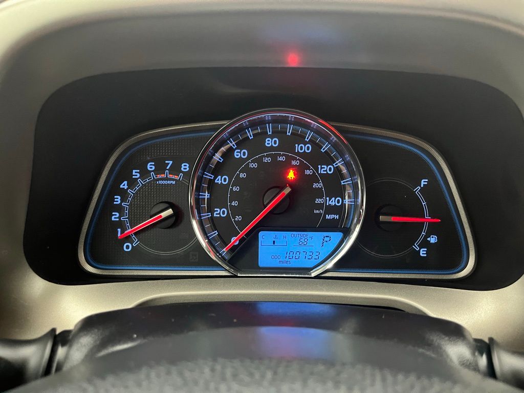 2015 Toyota RAV4 Limited Image 23 of 36