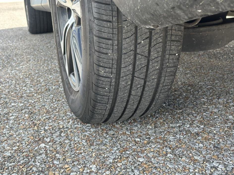 Vehicle image 13 of 27