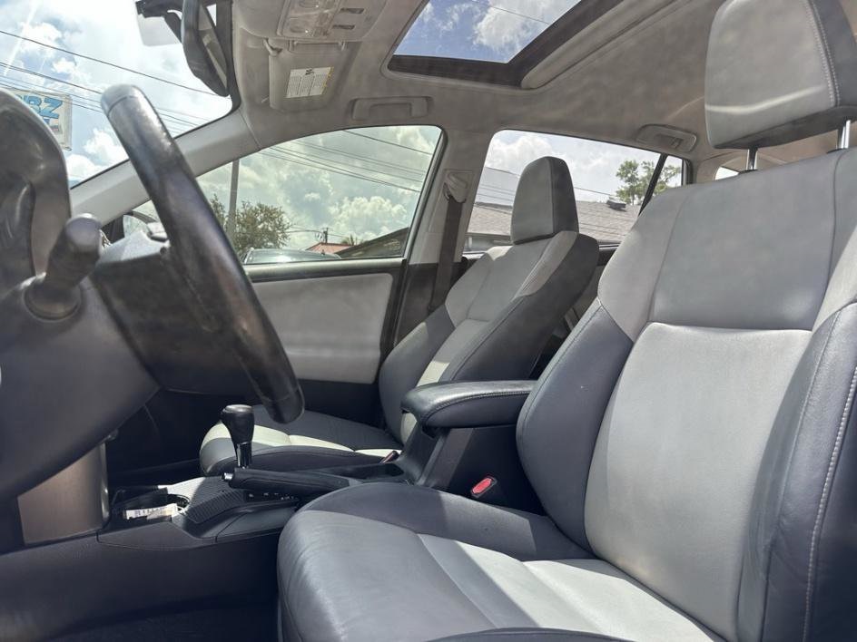 Vehicle image 17 of 27