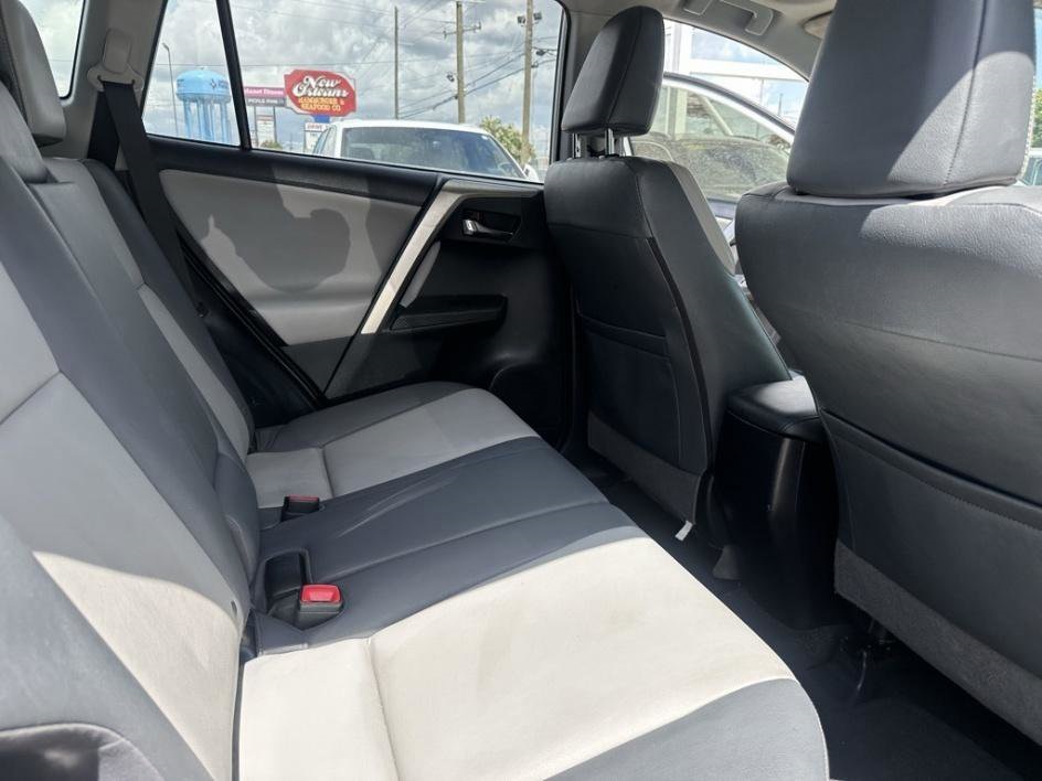 Vehicle image 16 of 27