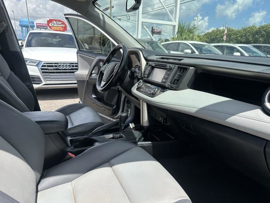 Vehicle image 20 of 27