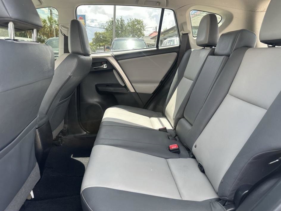 Vehicle image 15 of 27