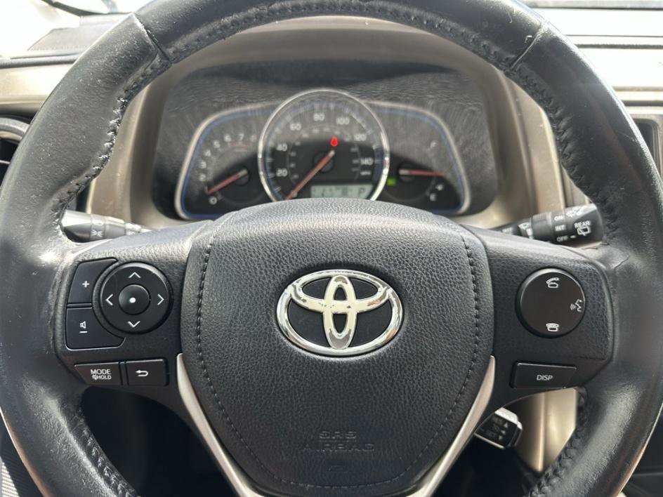 Vehicle image 21 of 27