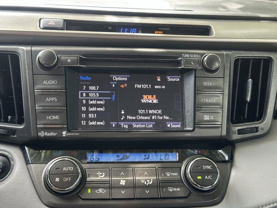Vehicle image 24 of 27