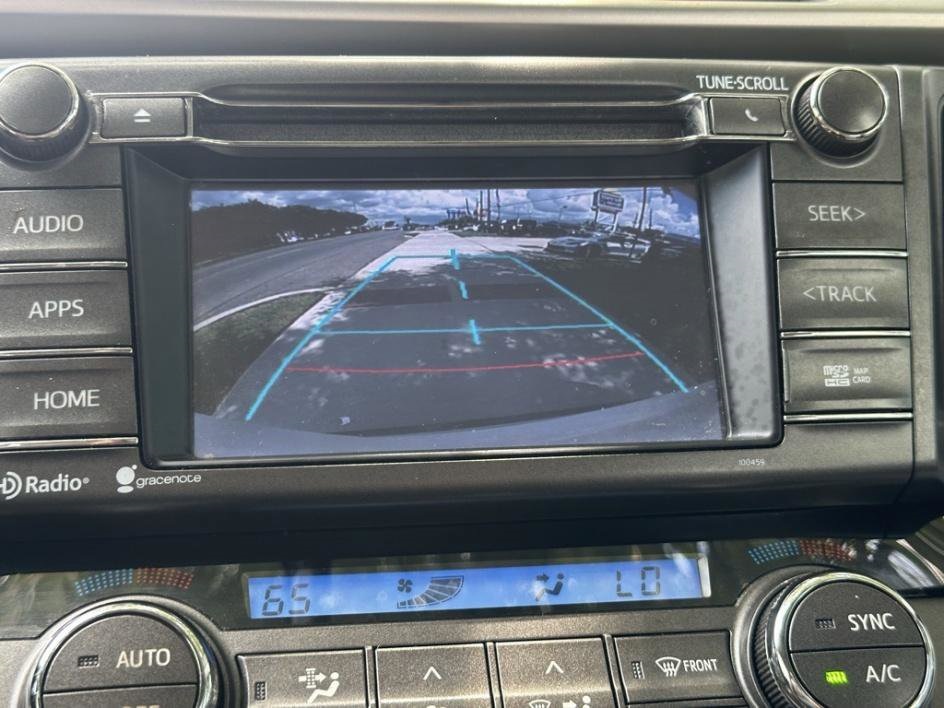 Vehicle image 23 of 27