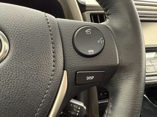 Vehicle image 31 of 51