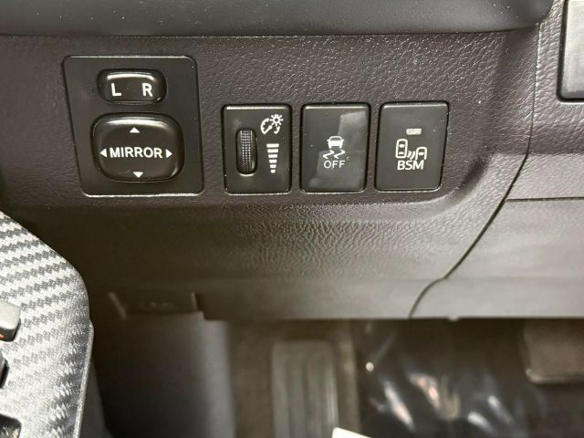 Vehicle image 40 of 51