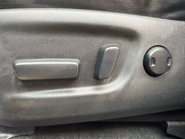 Vehicle image 19 of 51