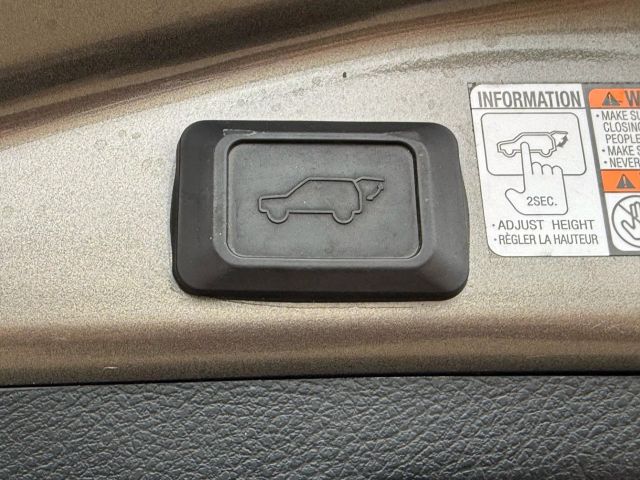 Vehicle image 16 of 51