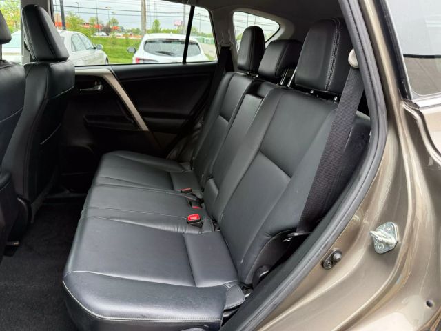 Vehicle image 21 of 51