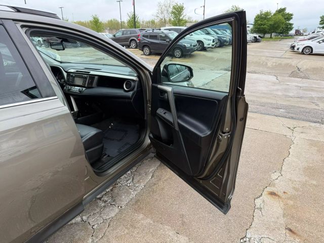 Vehicle image 24 of 51
