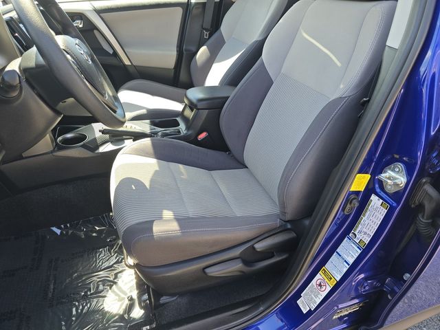 Vehicle image 28 of 32