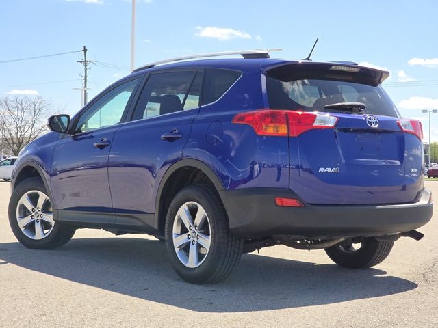 Vehicle image 8 of 32