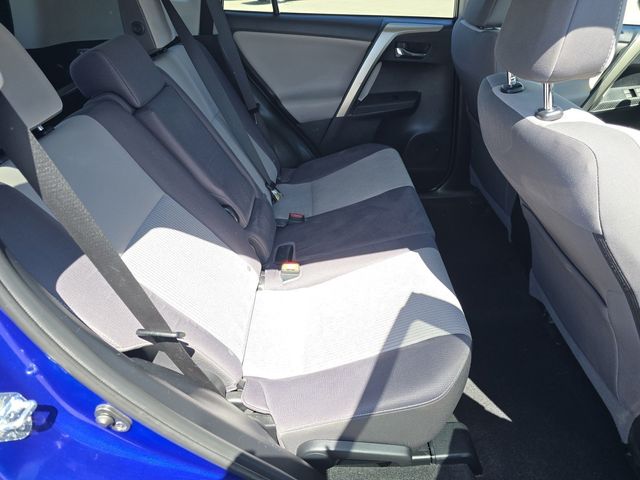 Vehicle image 25 of 32