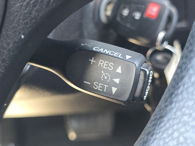Vehicle image 17 of 32
